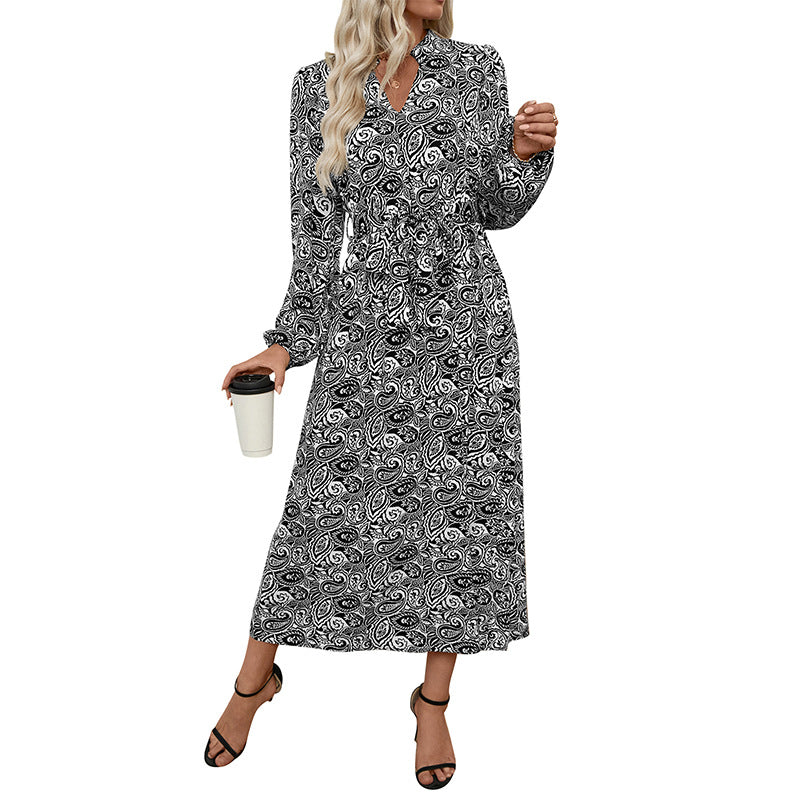 Damen Maxi-Kleid mit tailliertem Schnitt und floralen Mustern Echo Archiv