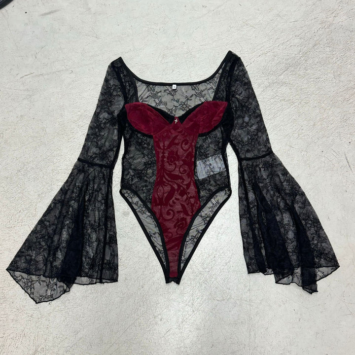 Damen Spitzen-Bodysuit mit voluminösen Ärmeln und eleganten Verzierungen Echo Archiv