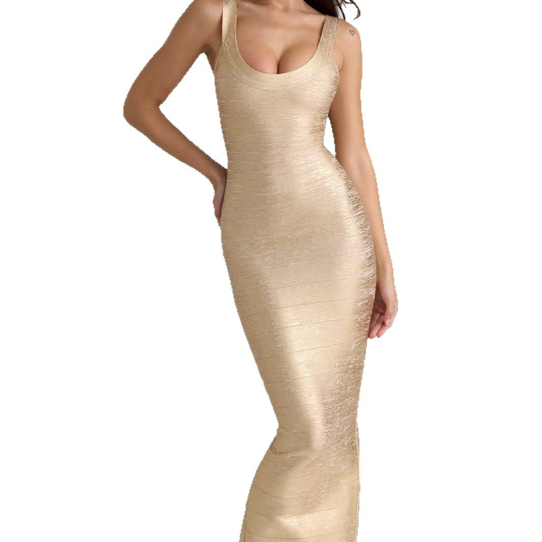 Damen figurbetontes Maxikleid mit schimmerndem Stoff und tiefem Ausschnitt Echo Archiv