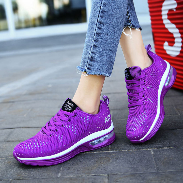 Damen nan urbaner Strick-Sneaker mit perforiertem Strickgewebe, Dämpfer-Fersenkapsel und federnder Leichtsohle Echo Archiv