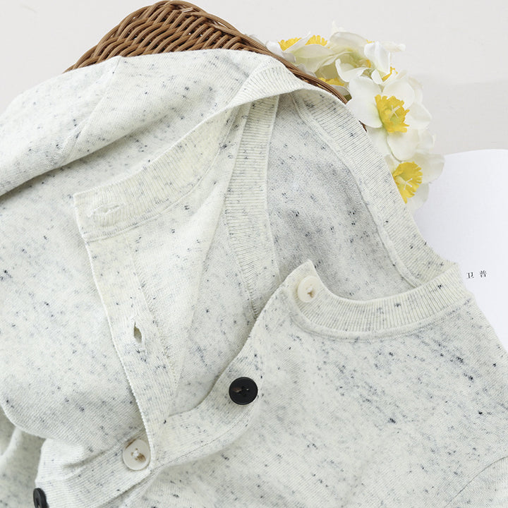 Damen Leichter gestrickter Kurzcardigan mit Rundhals, Mélange‑Struktur und kontrastierenden Knöpfen Echo Archiv