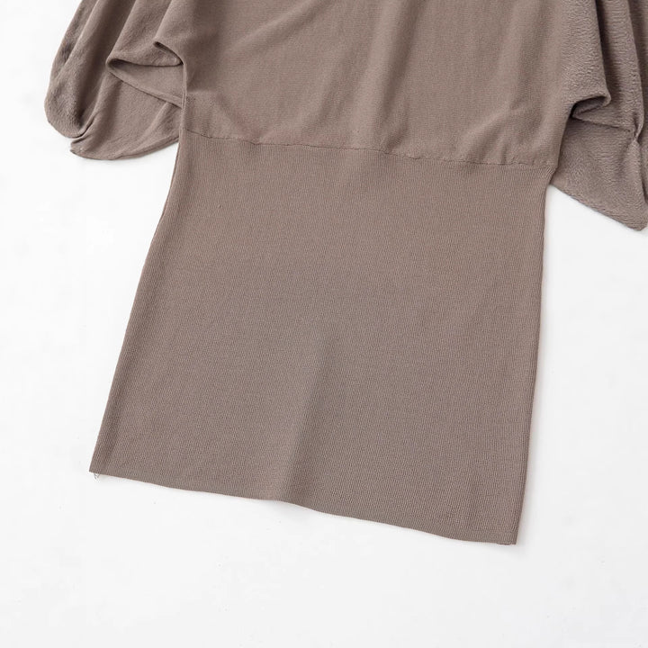 Damen Midikleid mit weitem Poncho-Oberteil und Ballonärmeln Echoarchiv