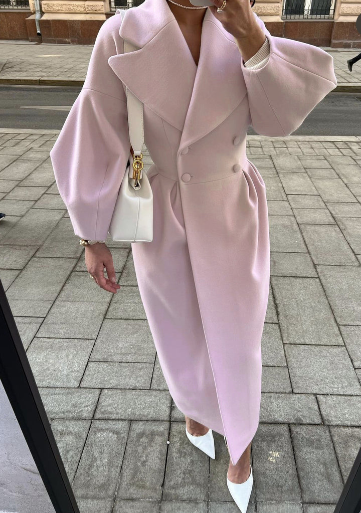 Damen nan taillierter Doppelreihiger Trenchcoat mit weitem Ärmel und hohem Beinschlitz Echo Archiv