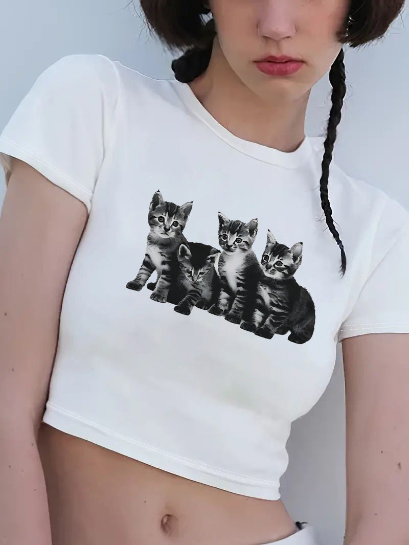 Damen Crop-T-Shirt mit kreativem Motiv und figurbetontem Schnitt Echo Archiv