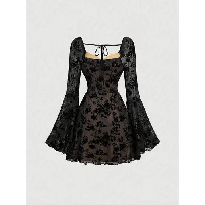 Damen Mini-Kleid mit floralen Spitzenärmeln und verführerischem Ausschnitt Echo Archiv