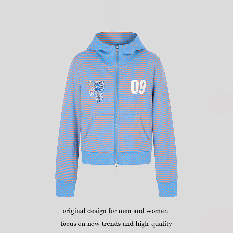 Damen Kurze Kapuzen‑Sweatjacke im Streifenmix mit durchgehendem Reißverschluss und Plaketten‑Applikation Echoarchiv