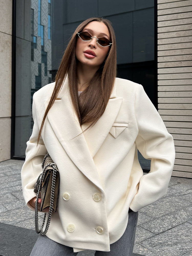 Damen Oversize Doppelreihiger Kurzblazer im Cocoon-Schnitt aus Wollmix Echoarchiv