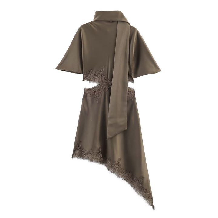 Damen Wickelkleid mit elegantem asymmetrischen Schnitt und zarter Spitzenverzierung Echo Archiv
