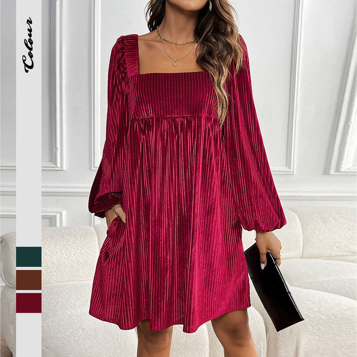 Damen Plissiertes Samt-Babydollkleid mit quadratischem Ausschnitt, Ballonärmeln und Eingrifftaschen – Élara