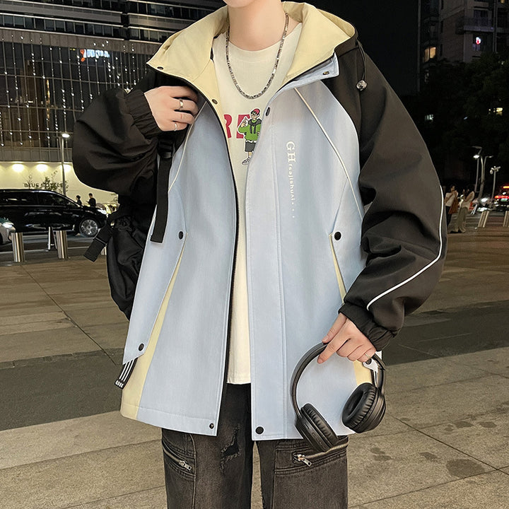 Herren Übergangsjacke mit verstellbarem Kapuzenkragen und funktionalen Taschen Echoarchiv