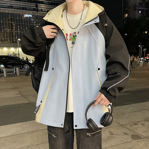 Herren Übergangsjacke mit verstellbarem Kapuzenkragen und funktionalen Taschen Echoarchiv