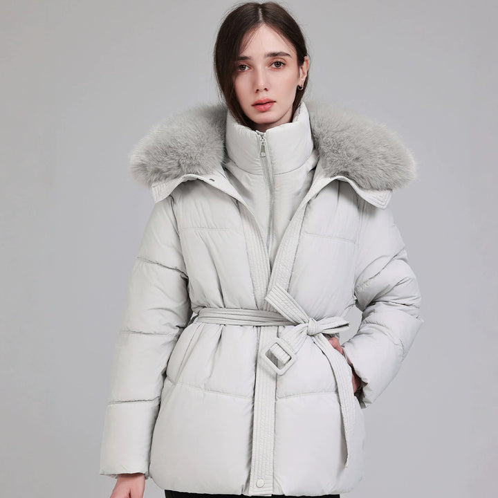 Damen Taillierter Pufferparka mit Wickelgürtel, hohem Stehkragen und voluminösem Fellkragen Echo Archiv