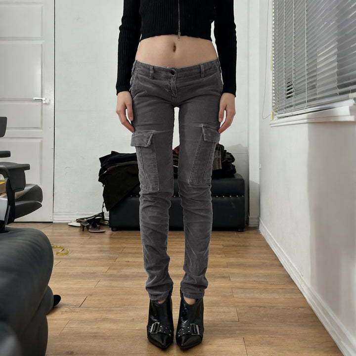 Damen Slim-Fit Cargo-Jeans mit seitlichen Pattentaschen und mittelhohem Bund – Dénora