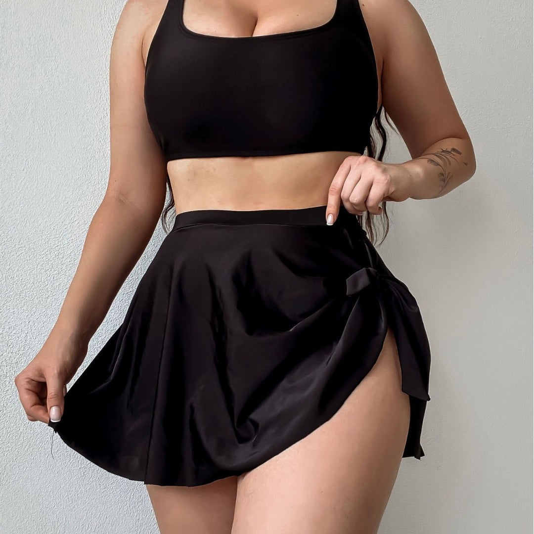 Damen Sportliches Badeoutfit mit schmeichelndem Rock Echo Archiv