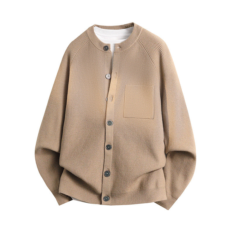 Unisex Leichter Feinstrick-Cardigan mit Rundhalsausschnitt, Brusttasche und Raglanärmeln Echoarchiv