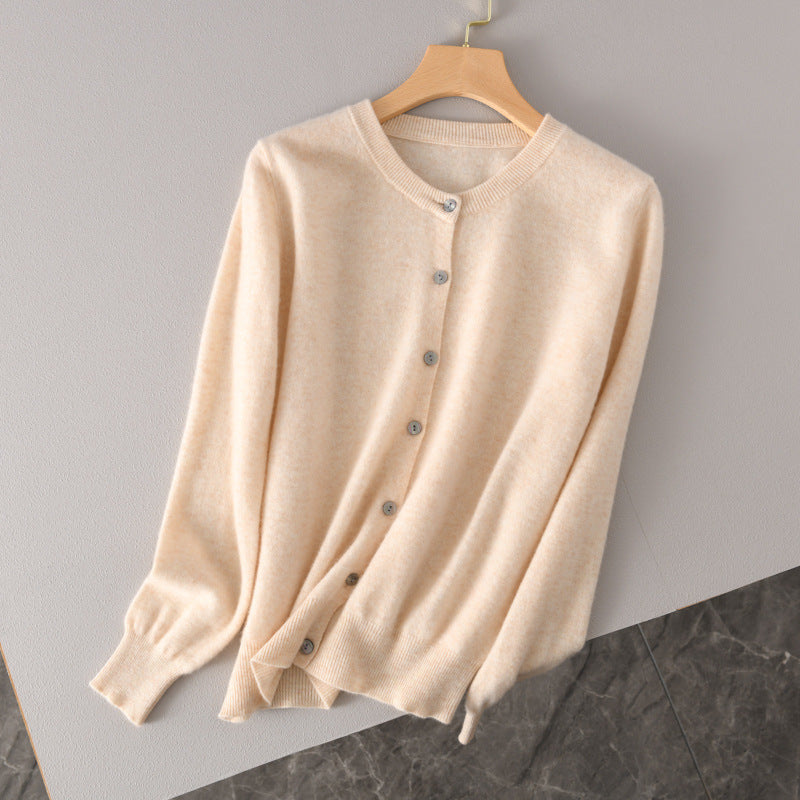 Damen Leichter Rundhals-Knopfcardigan in Kaschmiroptik mit feiner Rippkante und lässiger Silhouette Echoarchiv
