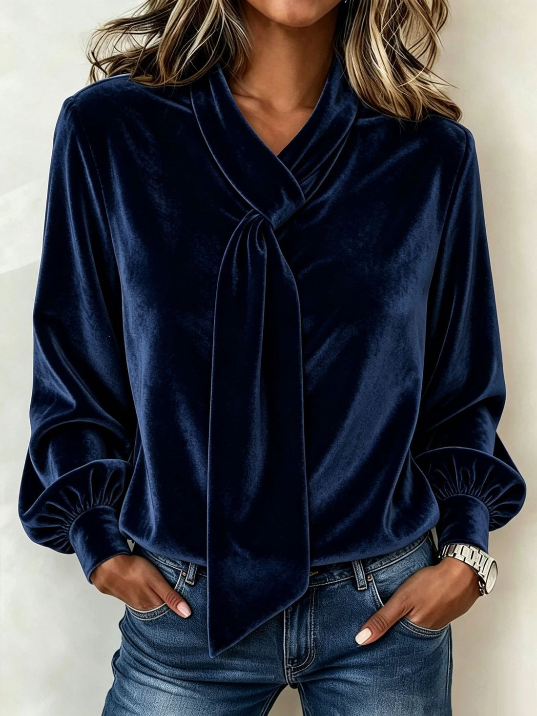 Damen Samtbluse mit Schluppe, Ballonärmeln und gerafften Manschetten Echo Archiv