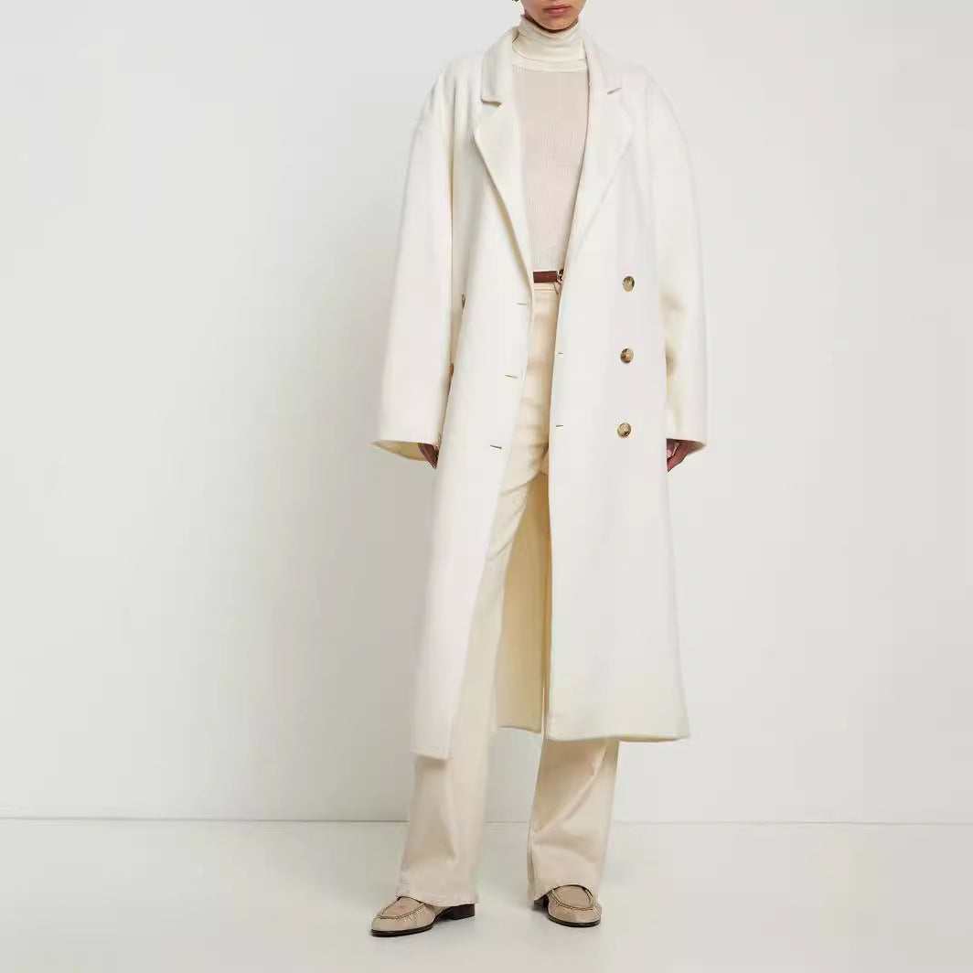 Damen Oversize Zweireihiger Longcoat mit fallender Schultersilhouette und goldenen Zierknöpfen Echoarchiv