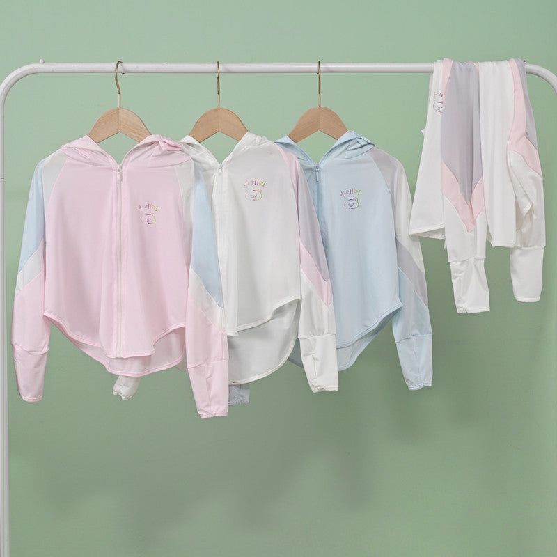 Unisex nan ultraleichte Kinder-Sonnenschutzjacke mit Kapuze, Reißverschluss, Meshfutter und Bärenstickerei  Echo Archiv