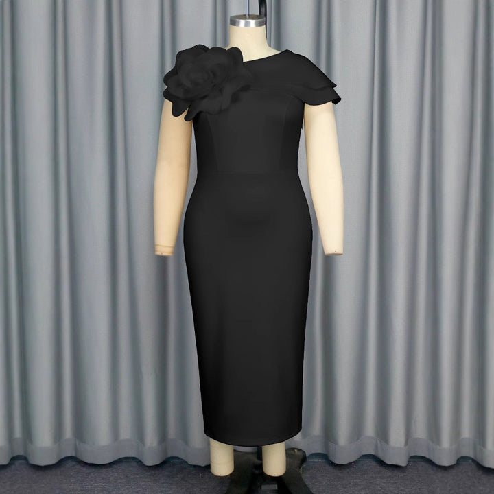 Damen elegantes Etuikleid mit floralem Akzent und Schulterdesign Echo Archiv
