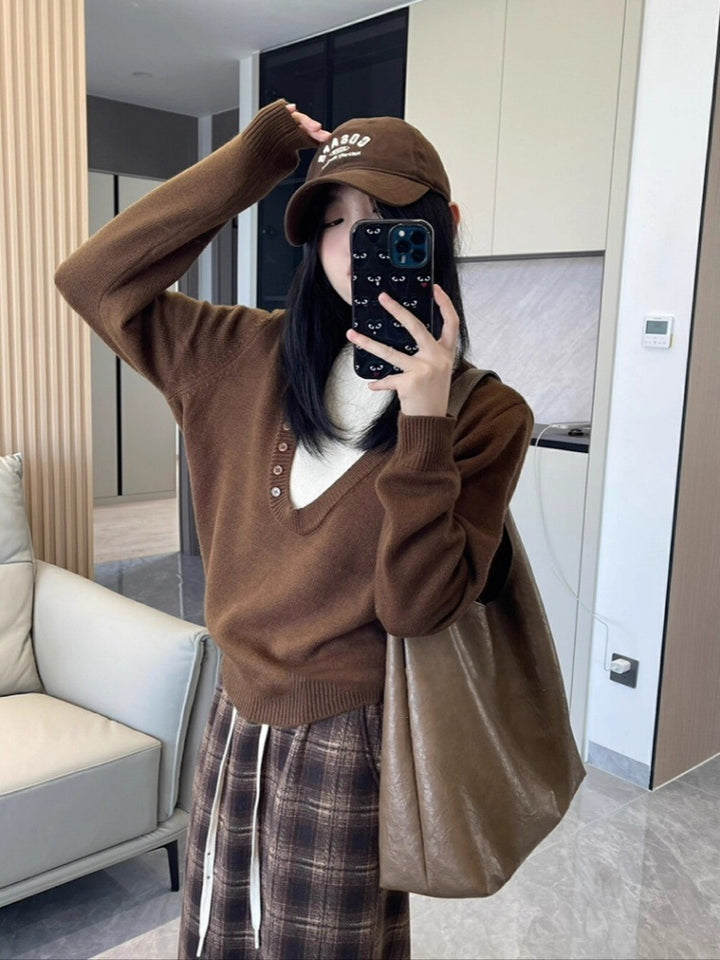 Damen Tiefer V‑Ausschnitt Feinstrickpullover mit Layering‑Effekt und leichter Taillierung Echoarchiv