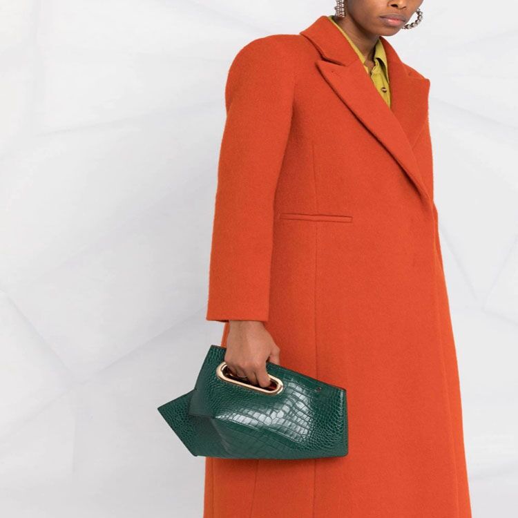 Damen Maxilanger Wollmix-Longcoat mit schlanker Nahtführung und verdeckten Eingrifftaschen Echoarchiv