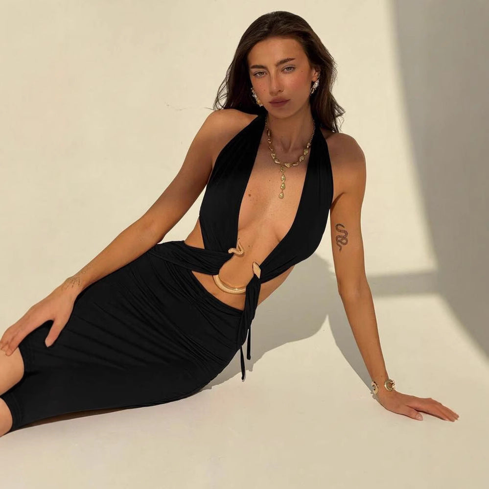 Damen Maxi-Kleid mit verführerischem Halterneck und eleganten Cut-Out-Details Echo Archiv