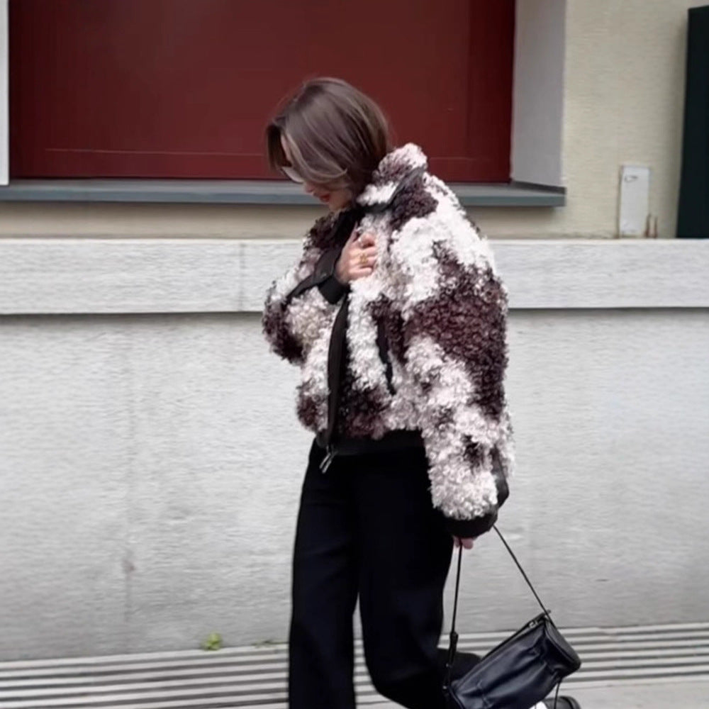 Damen Kurzblouson aus lockigem Bouclé‑Fauxfur mit Lederoptik‑Besatz Echoarchiv