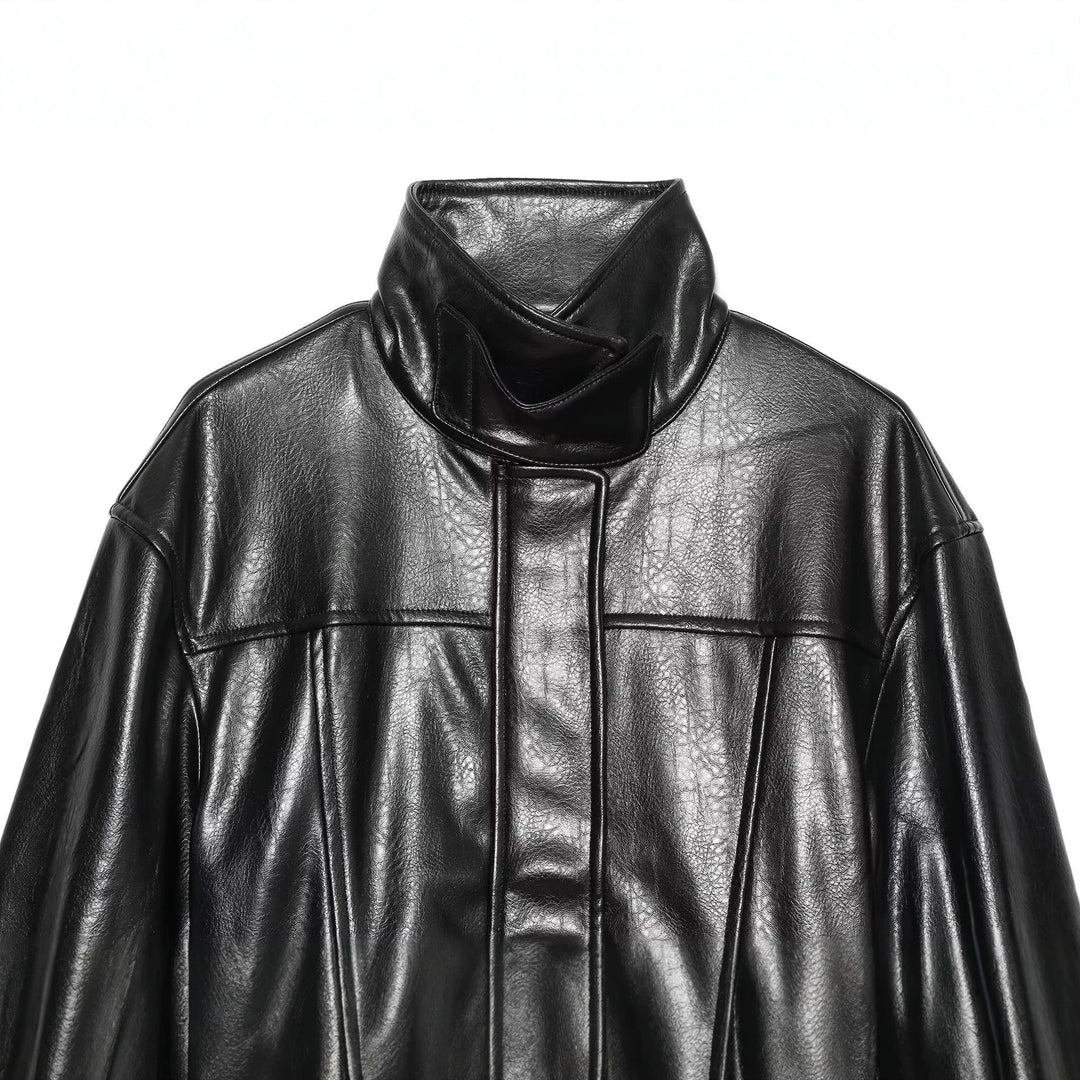 Damen Kurzer Oversize-Kunstledertrench mit hohem Stehkragen und Taillengürtel Echo Archiv