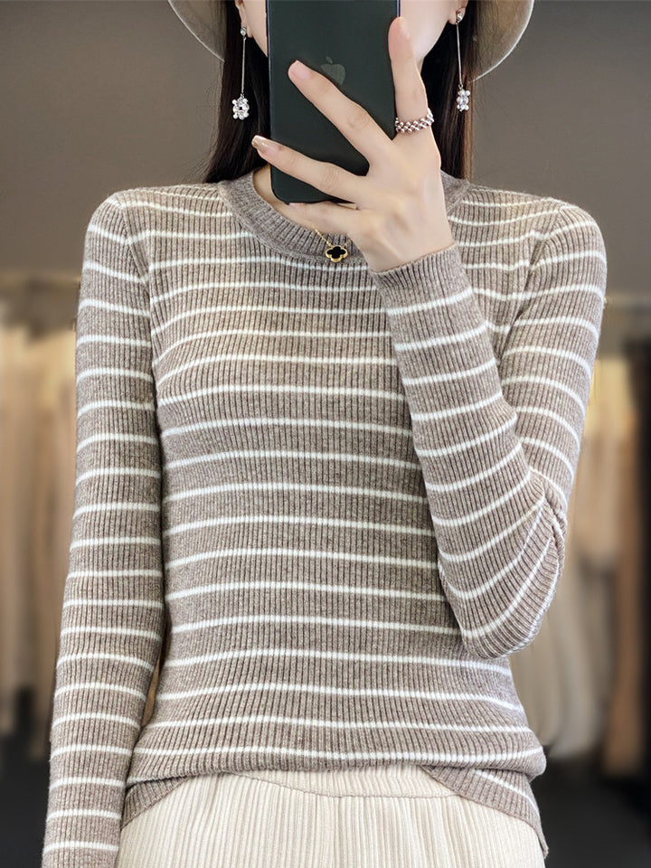 Damen Schmal geschnittener Feinstrick-Pullover mit dezenter Streifenstruktur und Rundhals Echoarchiv
