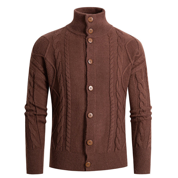 Herren Strickjacke mit klassischem Kabelmuster und hohem Stehkragen Echoarchiv