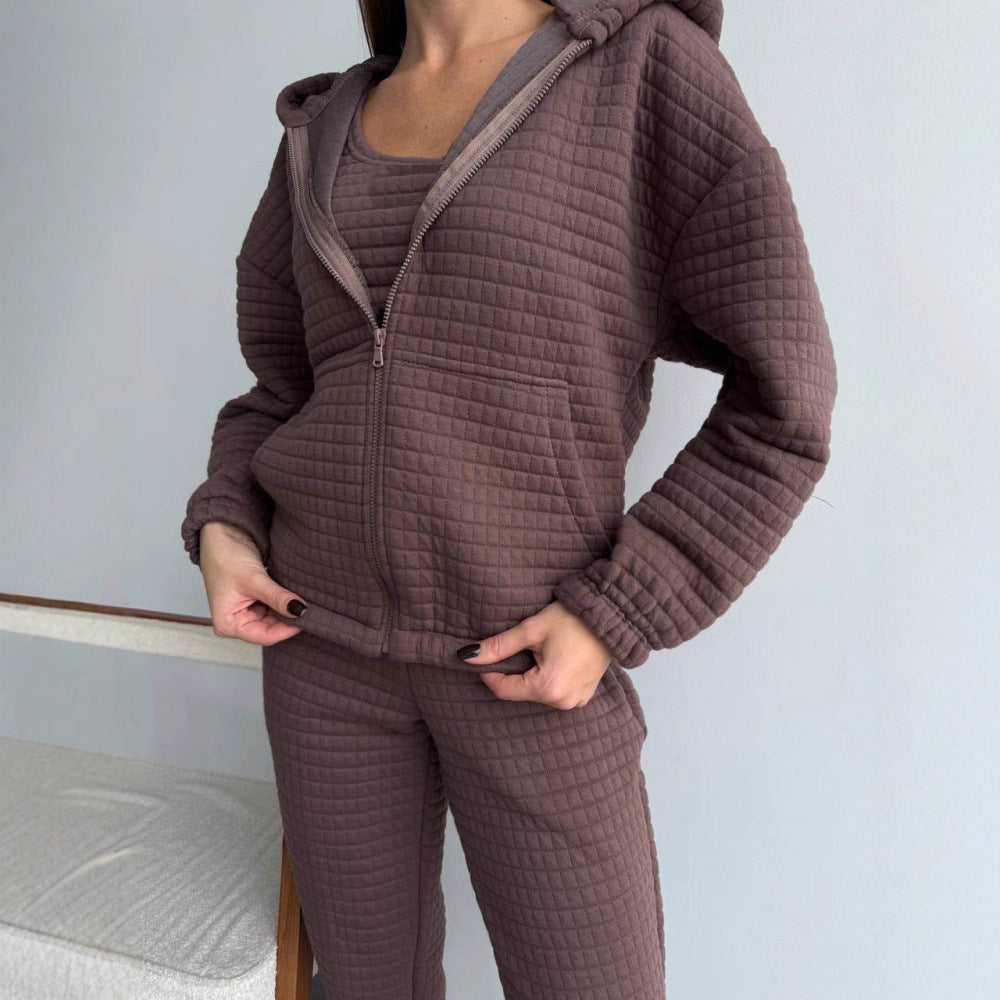 Damen Gestepptes Loungewear-Set mit Reißverschluss-Kapuzenjacke, Cropped Bustier und hochtaillierter Jogginghose – Avérine