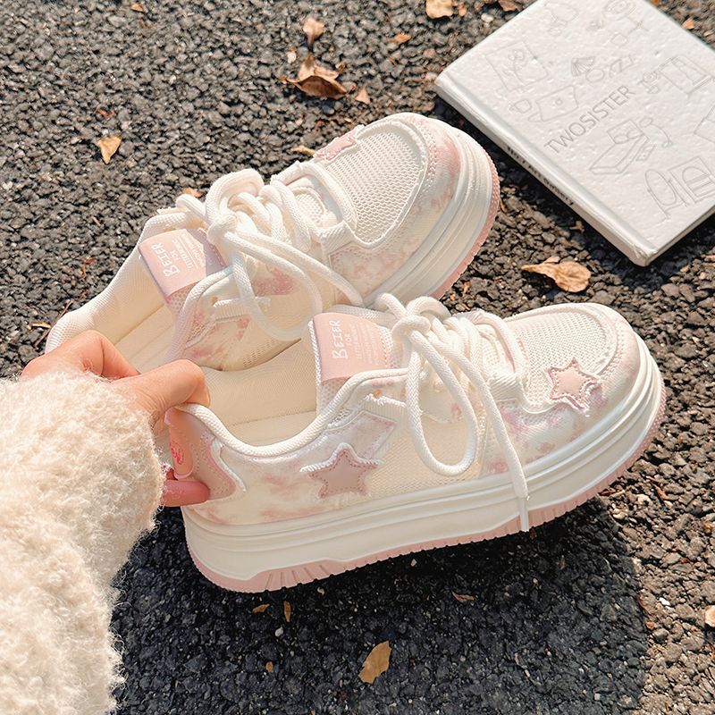 Damen Volumen‑Sneaker mit dekorativen Sterneinsätzen, Multi‑Layer‑Plateau und atmungsaktiver Mesh‑Konstruktion – Névara
