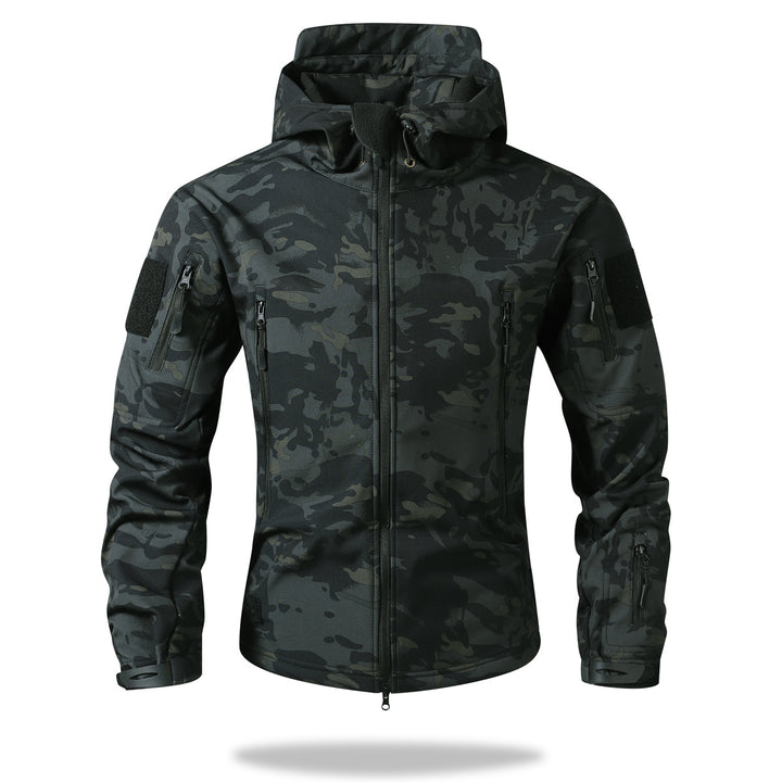 Herren Taktische Softshelljacke mit Kapuze, Camouflage‑Design und Multifachtaschen – Taviero