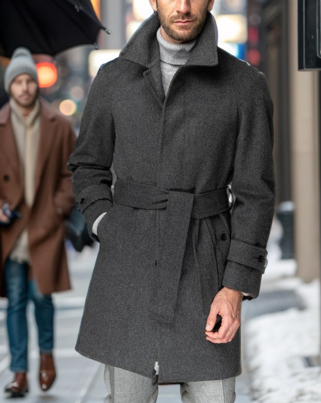 Herren modischer Wolltrenchcoat mit Bindegürtel und großen Taschen Echoarchiv