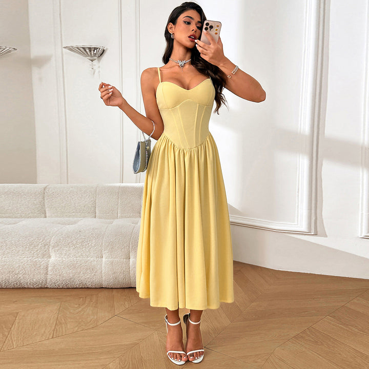 Damen elegantes Maxikleid mit taillierter Silhouette und feinen Trägern Echo Archiv