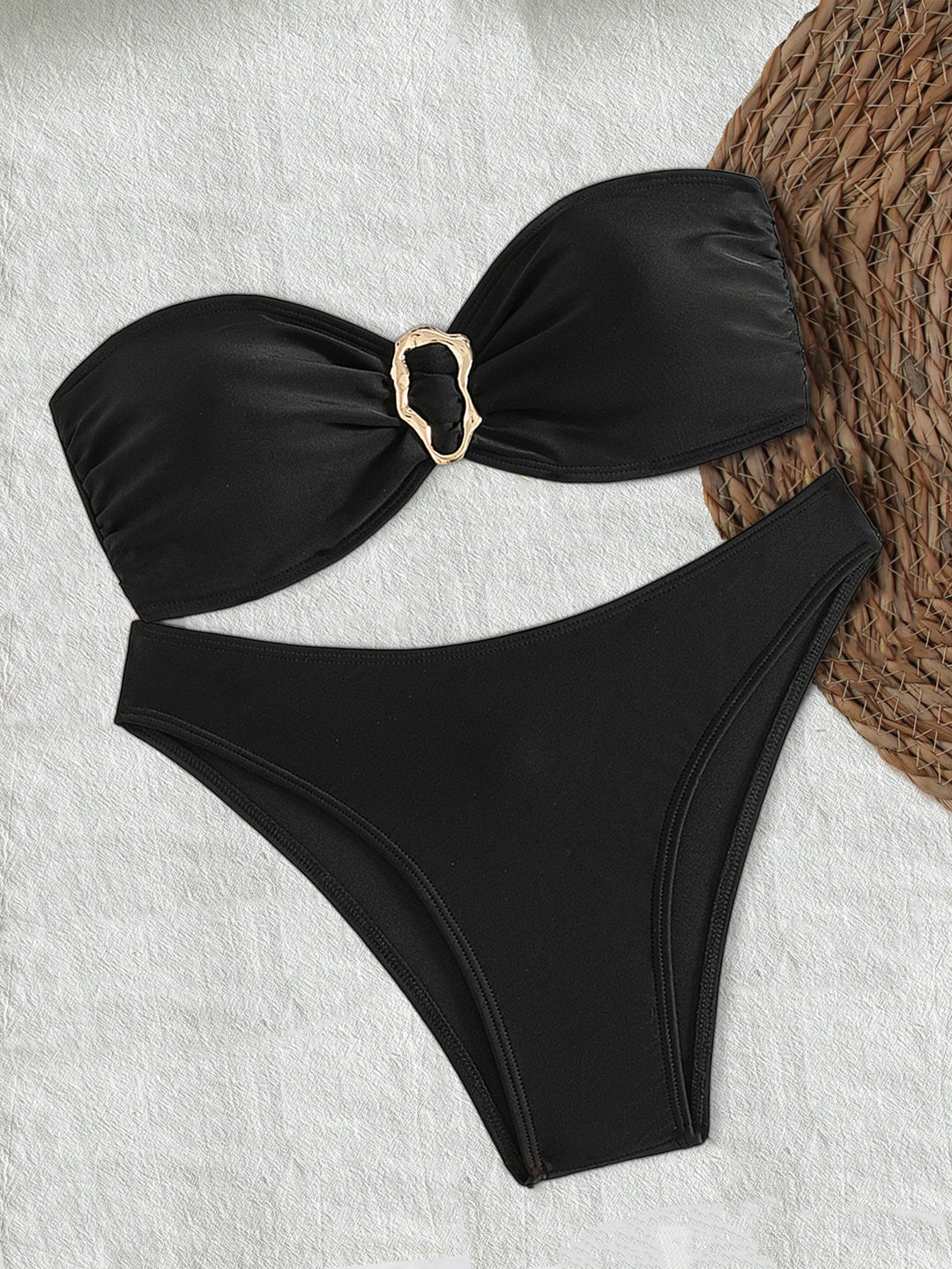 Damen Bandeau-Bikini mit elegantem Verschluss und modischem Design Echo Archiv