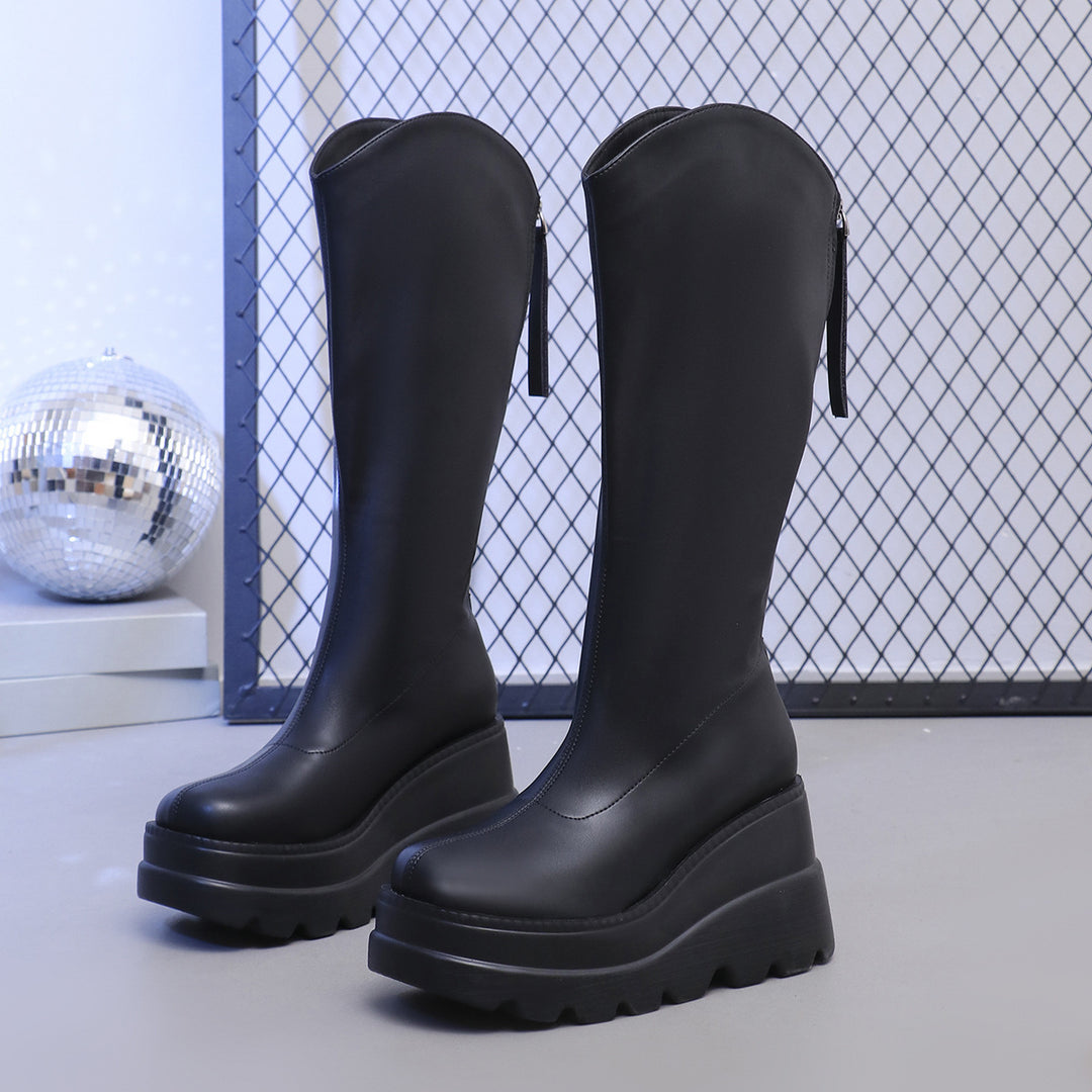 Damen Kniehohe Plateau‑Boots mit grober Lug‑Sohle, verdeckter Keilsohle und Seitenreißverschluss Echo Archiv