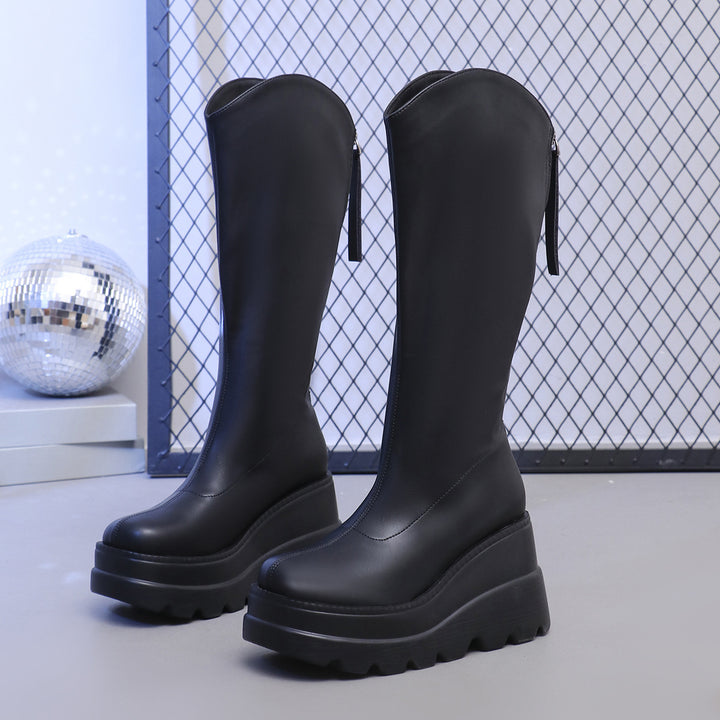 Damen Kniehohe Plateau‑Boots mit grober Lug‑Sohle, verdeckter Keilsohle und Seitenreißverschluss Echo Archiv