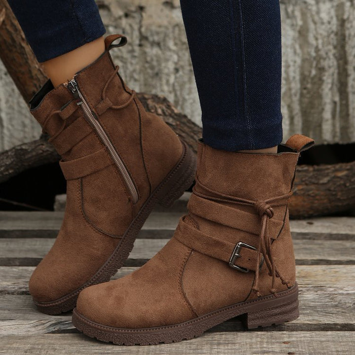 Damen nan knöchelhohe Velourslederoptik-Stiefelette mit Leopardenprint-Falte, seitlichem Reißverschluss und dekorativer Schnalle Echo Archiv
