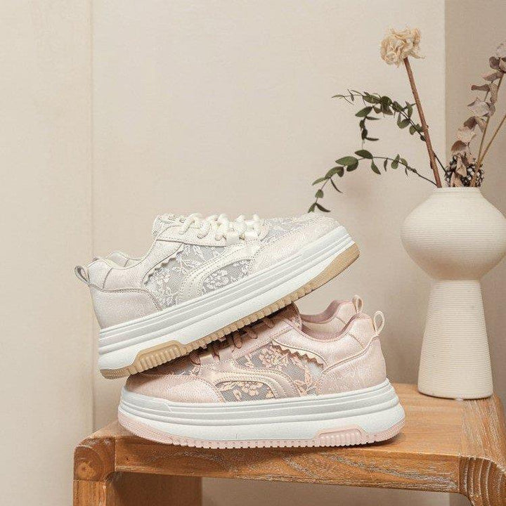 Damen Sneakers mit filigranem Blumenmotiv und gepolsterter Sohle Echo Archiv