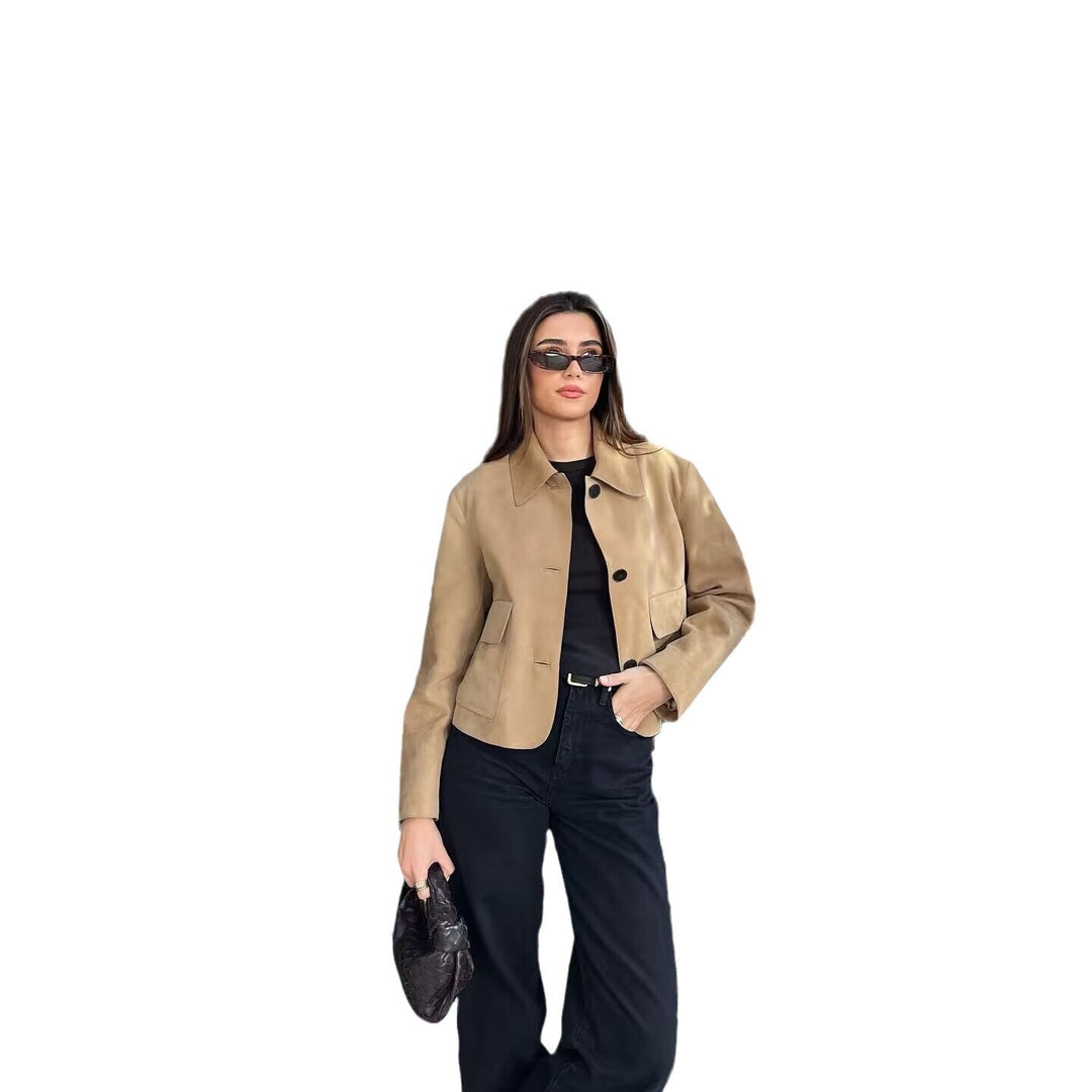 Damen cropped Wildlederoptik Jacke mit Hemdkragen und großen aufgesetzten Taschen – Célinea