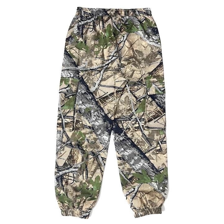 Herren Cargohose im angesagten Camouflage-Design mit elastischem Bund und praktischen Taschen Echoarchiv