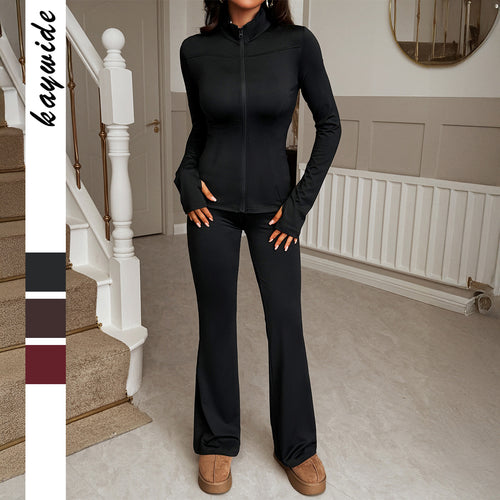Damen figurbetontes Stretch-Joggingset mit taillierter Reißverschluss-Jacke und ausgestellter Schlaghose – Élanora