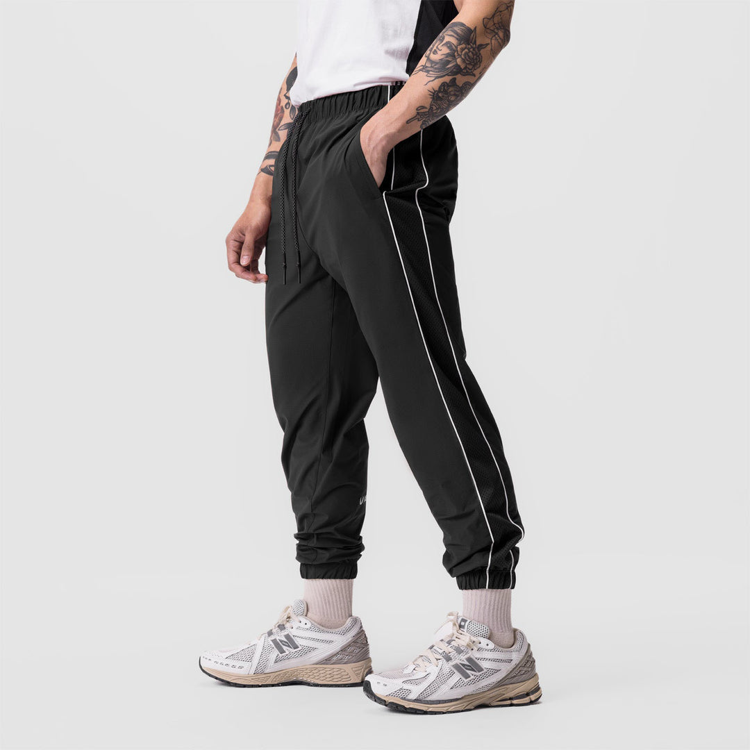 Herren Sportliche Jogginghose mit modernen Kontrasteinsätzen Echoarchiv