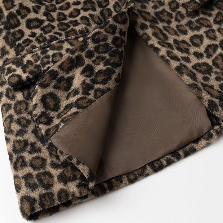 Damen taillierter Leopardprint-Blazer mit Reverskragen und Pattentaschen – Valéne