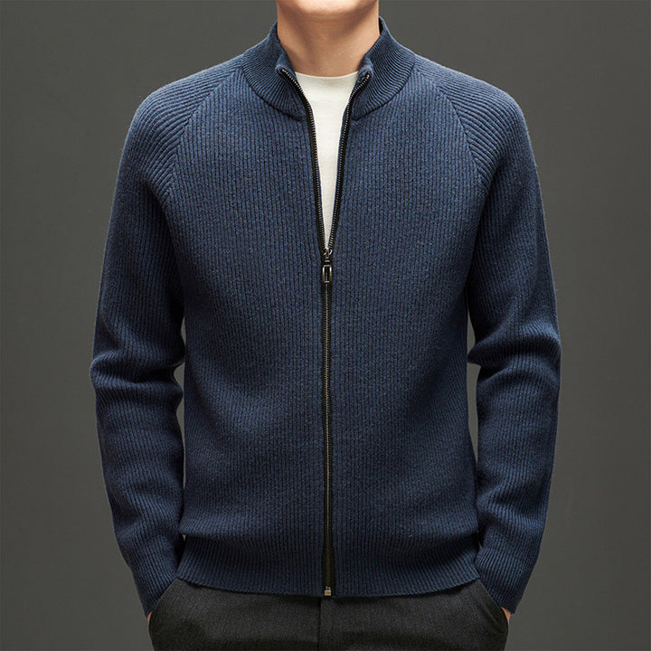Herren modischer Strickjacke mit hohem Kragen und Reißverschluss Echoarchiv