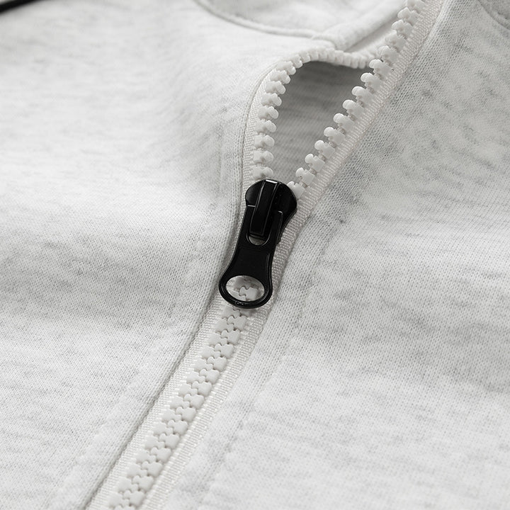 Herren sportlicher Pullover mit kurzer Reißverschlussöffnung Echoarchiv