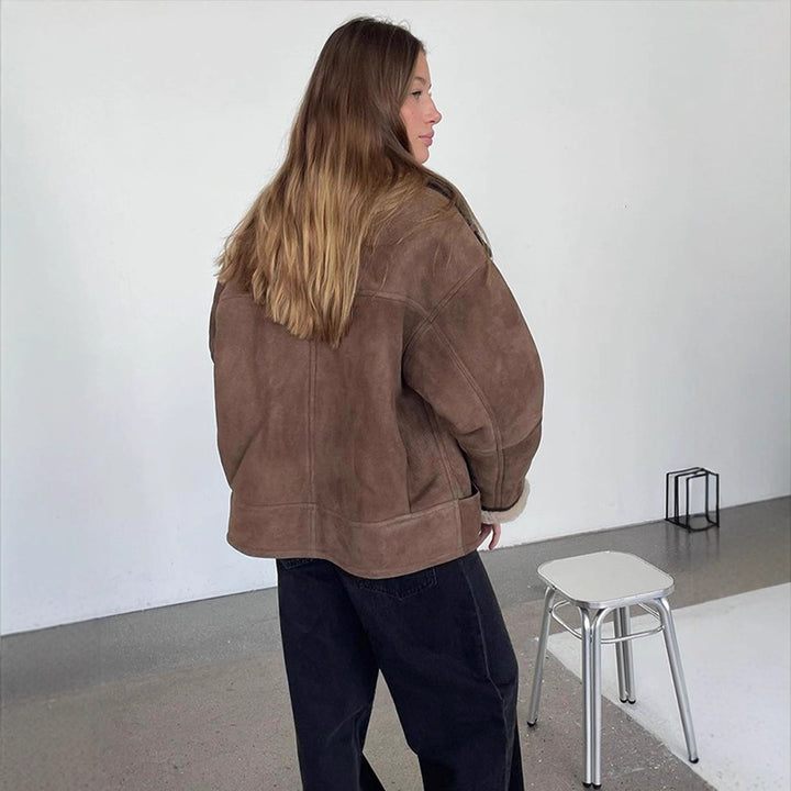 Damen Oversize Shearling‑Imitat Fliegerjacke mit kontrastierenden Besätzen & Schnallen-Details Echoarchiv