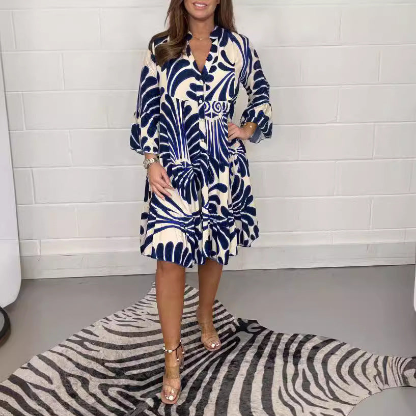Damen-Tellerkleid mit großem Blattdruck, V-Ausschnitt und Dreiviertelärmeln – Valéora
